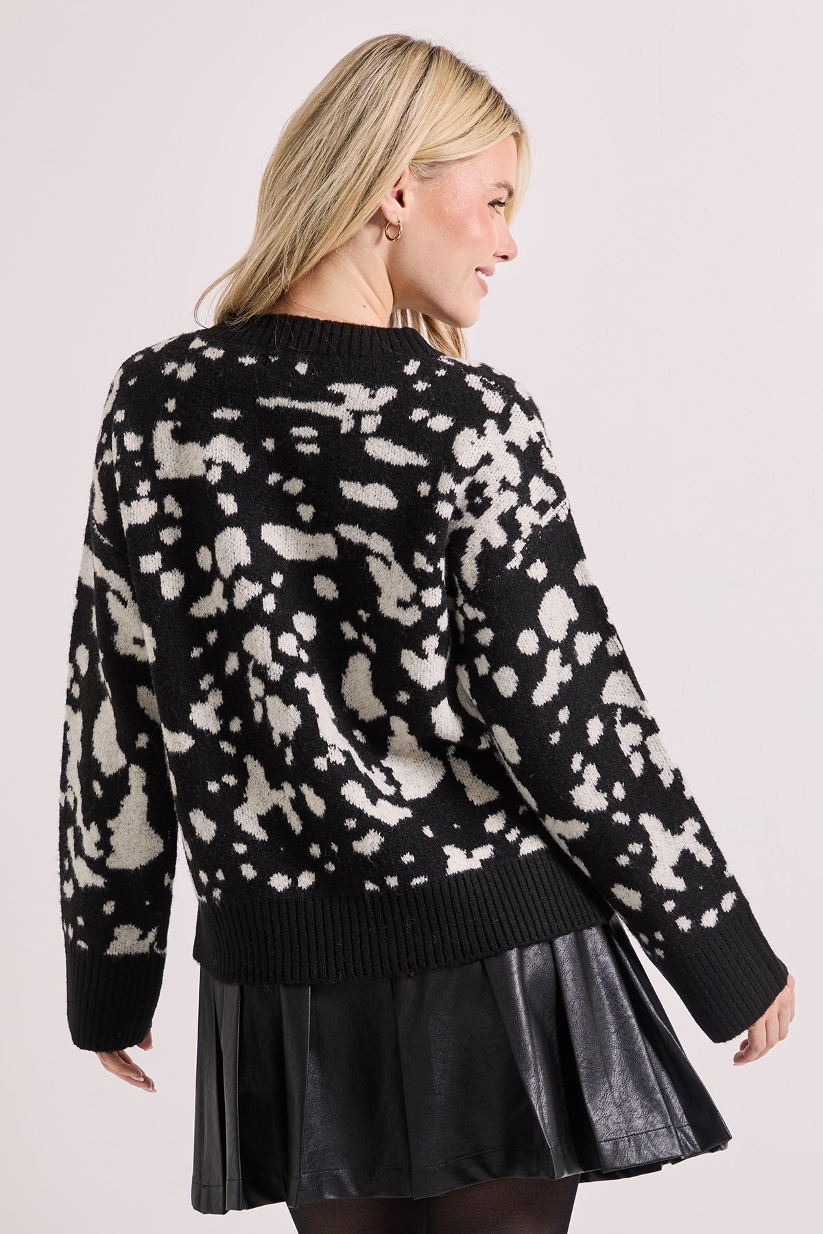 Dorothy Perkins Animal Jacquard Crew Jumper Mono image 3