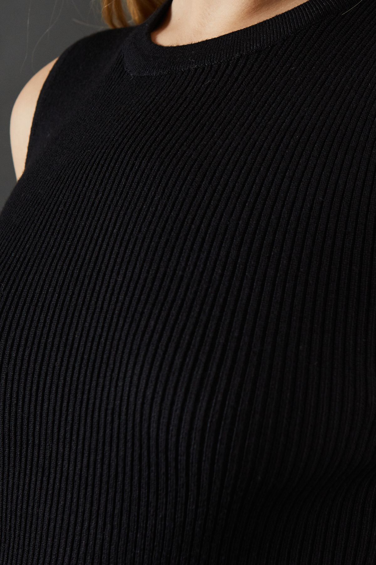 Warehouse Sleeveless Asymmetric Hem Knitted Dress Black image 5