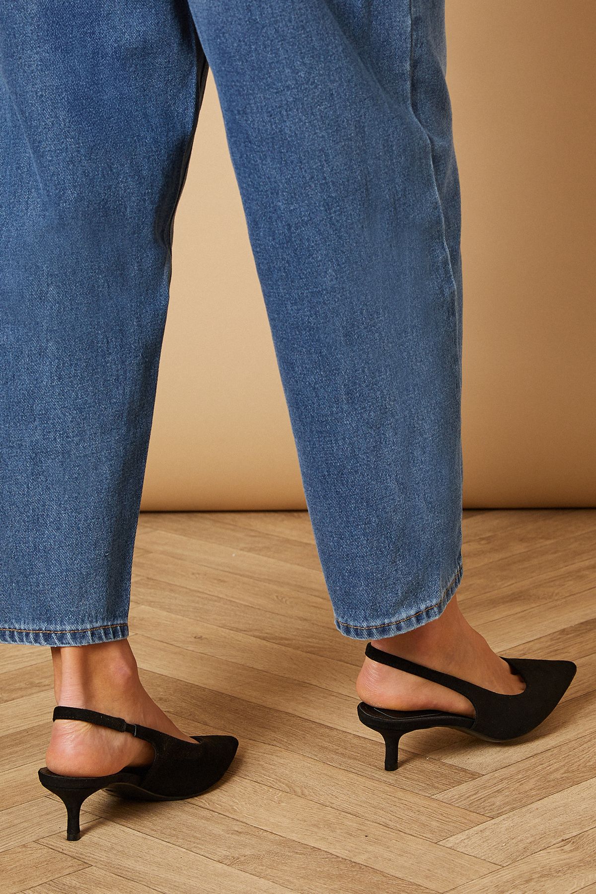 Oasis Adair Faux Suede Slingback Kitten Heel Court Shoes Natural Black image 4