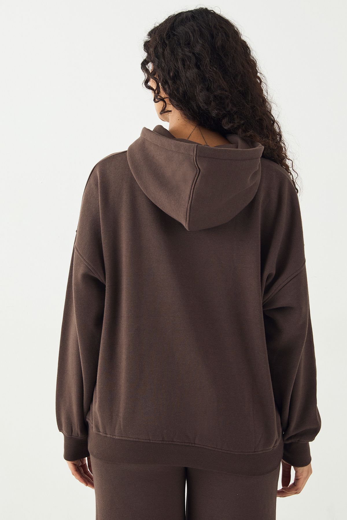 DSGN Studio DSGN Studio Collegiate Applique Oversized Hoodie Espresso image 2