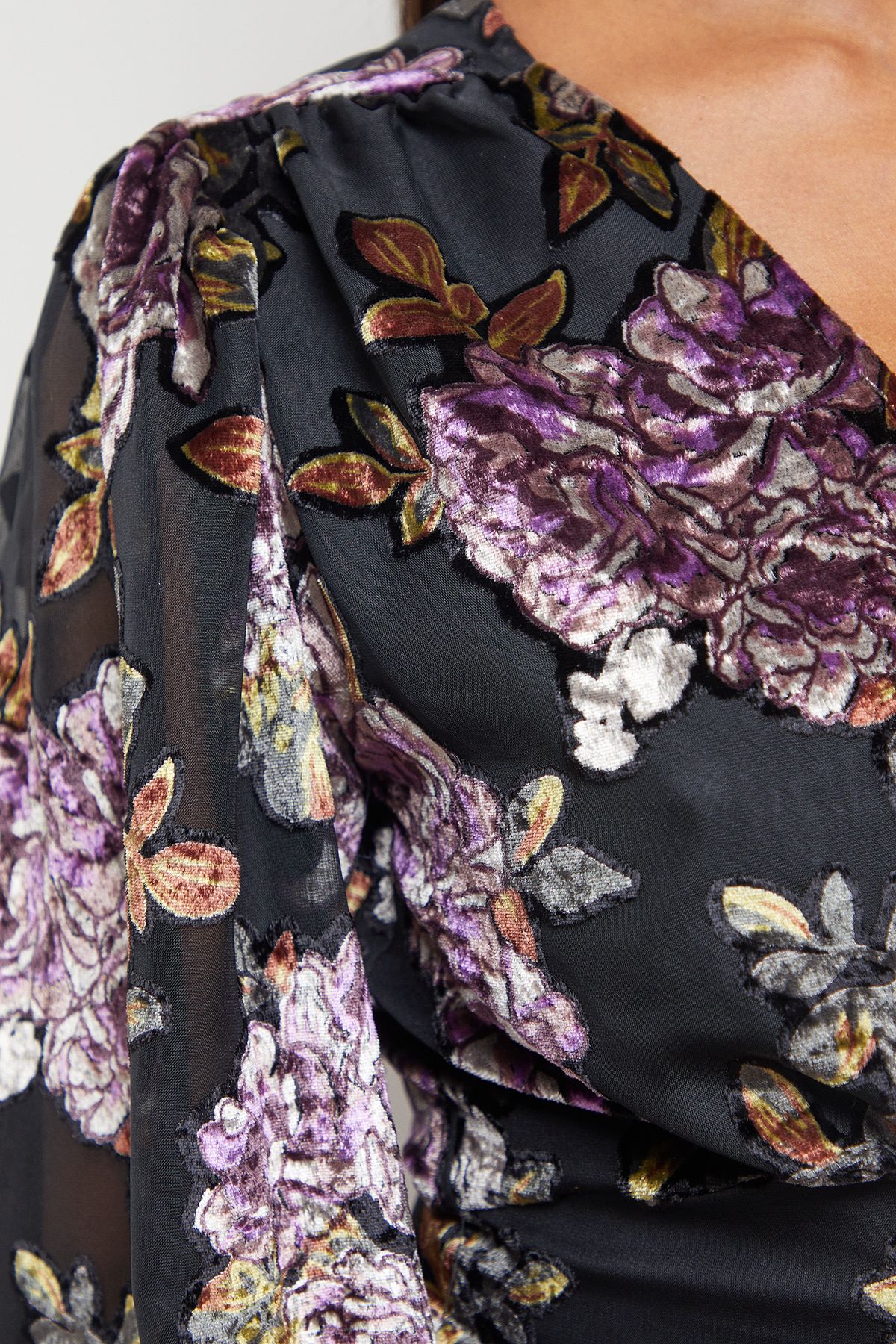 Oasis Devore V Neck Puff Sleeve Midi Tea Dress Floral image 5