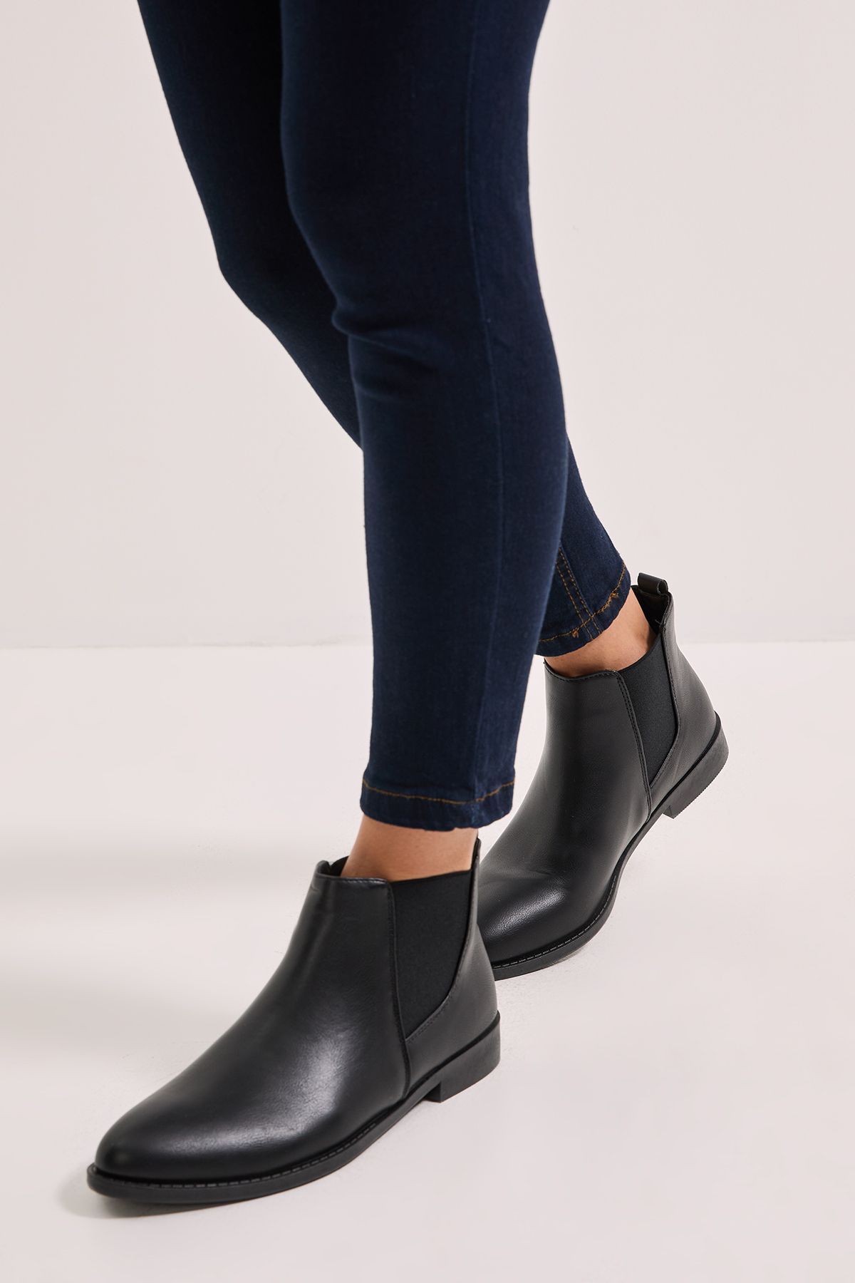 Dorothy Perkins Wide Fit Megs Flat Chelsea Boots Black image 2