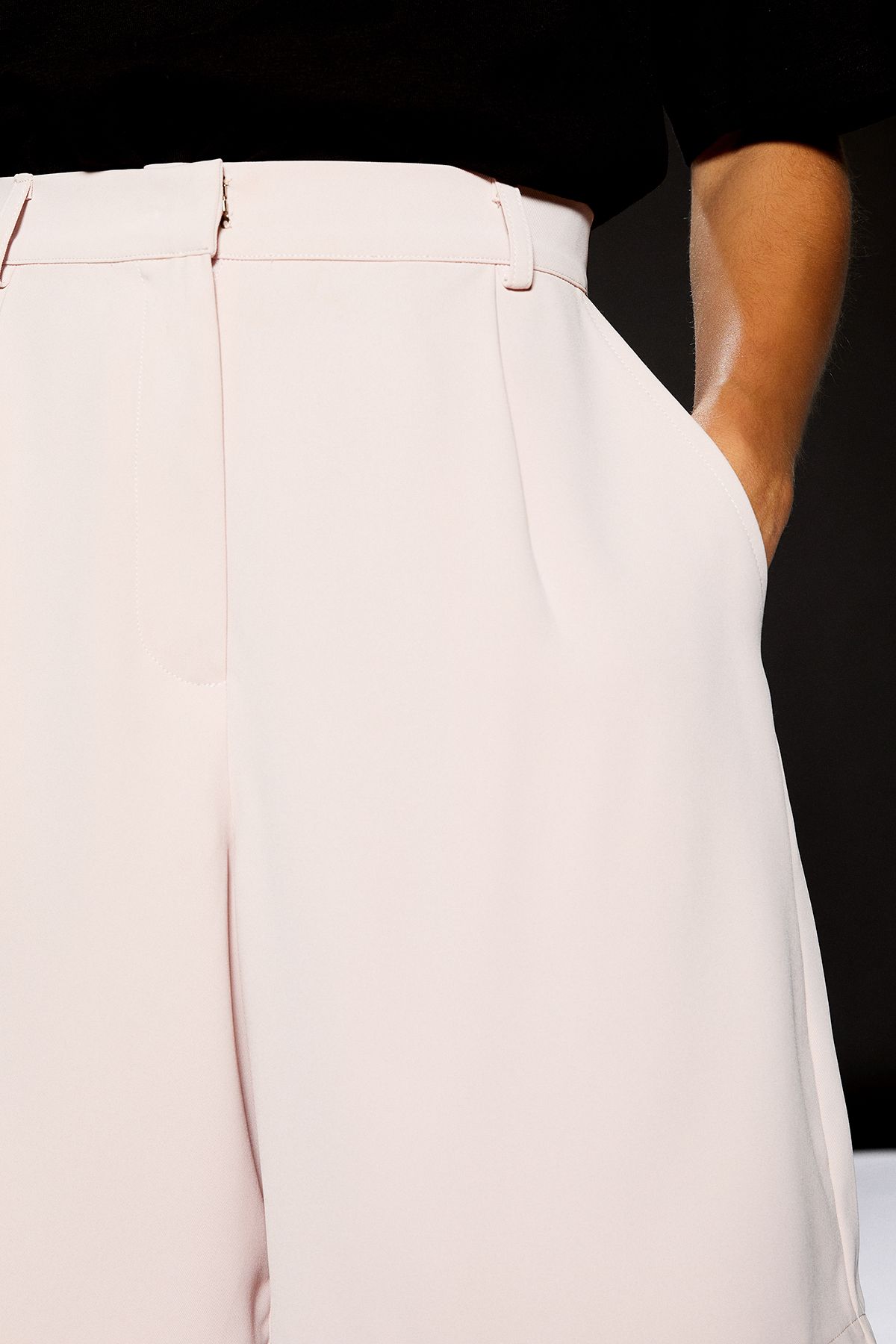 RUNWAY 1.8.1.8 Runway 1.8.1.8 City Style Bermuda Shorts Pink image 4