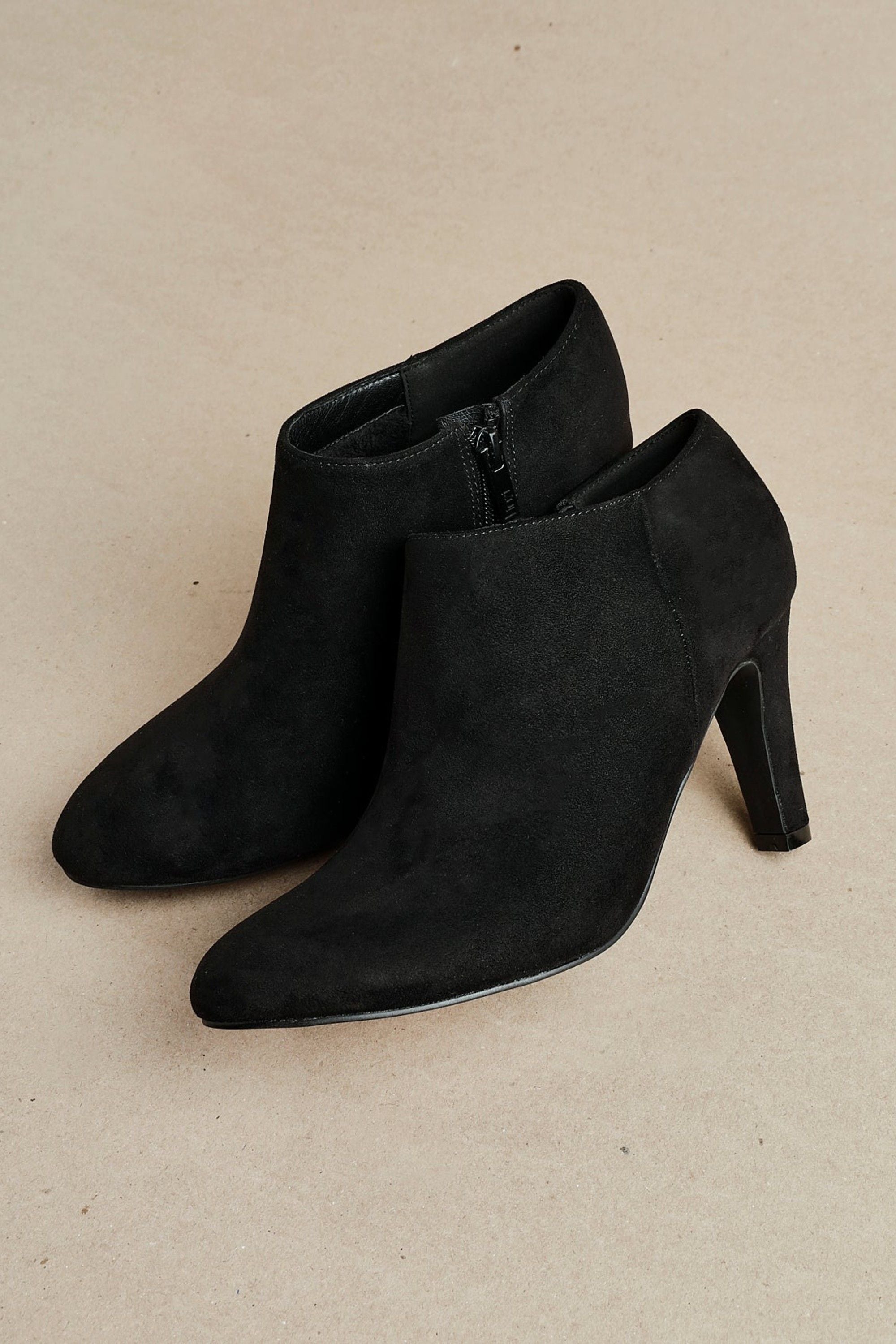 Linzi Wise Black Faux Suede Low Cut Heeled Boot image 2