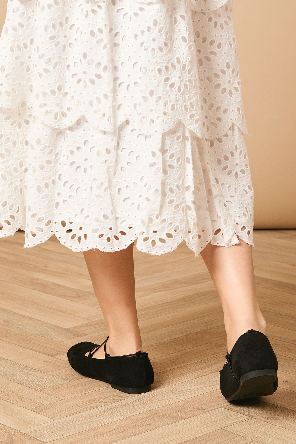 Oasis Damarra Elasticated Faux Suede Square Block Toe Ballet Pumps Black image 4