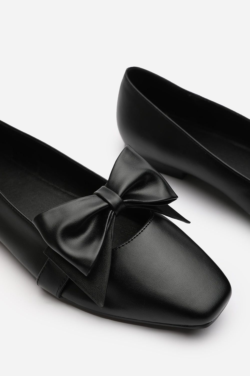 Where's That From 'Kaitlyn' Wide Fit Square Toe Ballet Flats With Bow Detail image 4