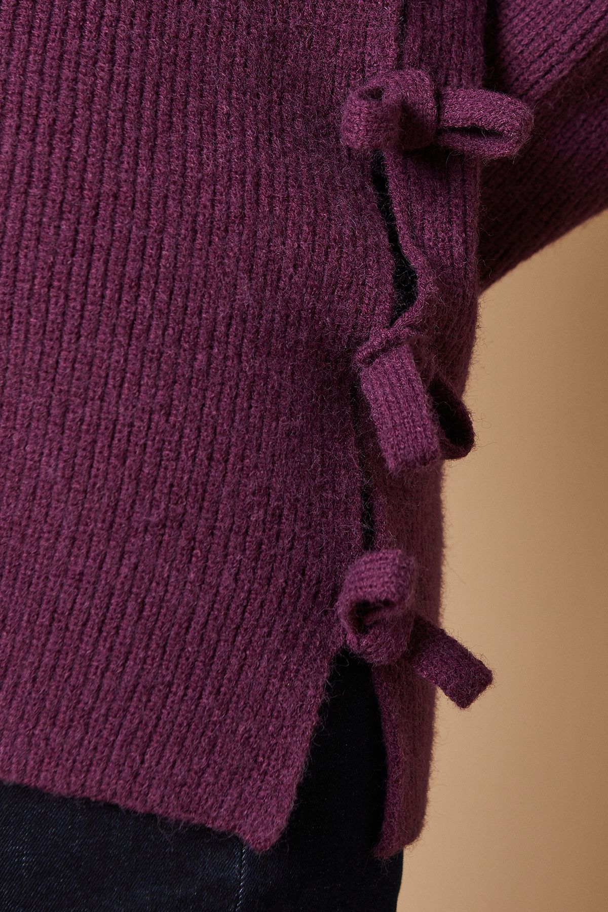 Oasis Bow Side V Neck Jumper Aubergine image 5