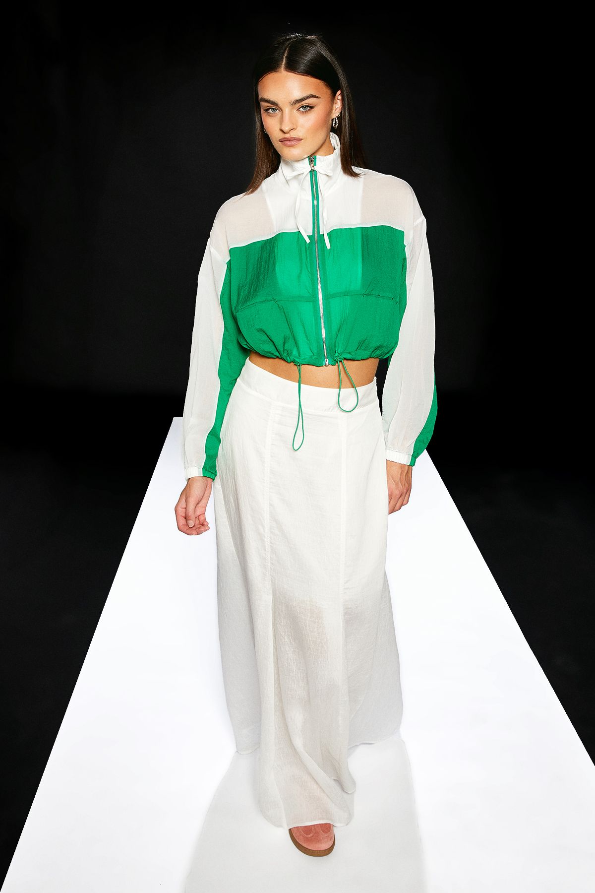 RUNWAY 1.8.1.8 Runway 1.8.1.8 Wind Breaker Crop Bomber Green image 2