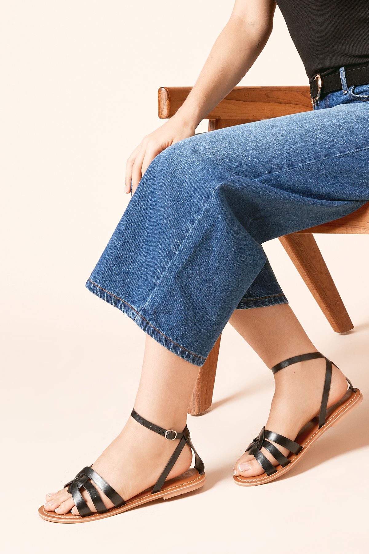 Dorothy Perkins Wide Fit Jaleesa Real Leather Woven Flat Sandals Black image 1