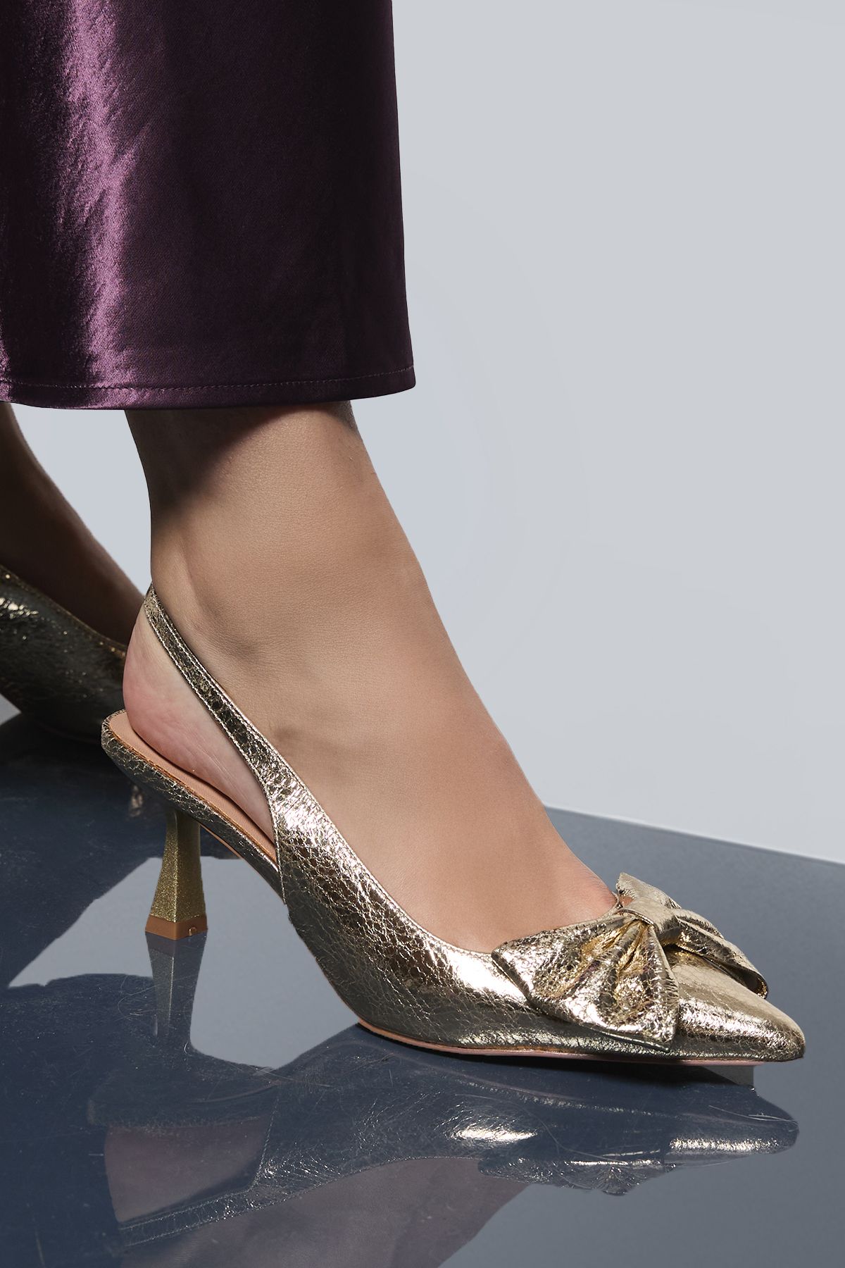 Oasis Dora Faux Metallic Leather Bow Slingback Medium Stiletto Heeled Court Shoes Gold image 3