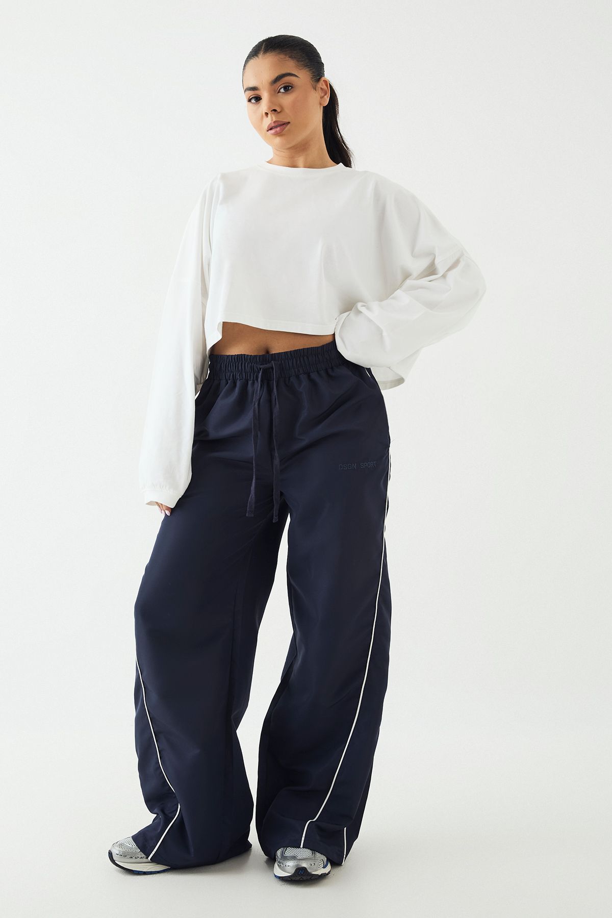 DSGN Studio DSGN Studio Sport Oversized Boxy Crop Long Sleeve T-Shirt White image 3