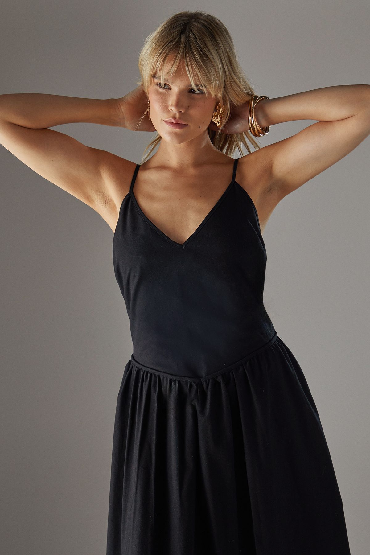 Warehouse Linen Blend Plunge Neck Midi Sundress Black image 2