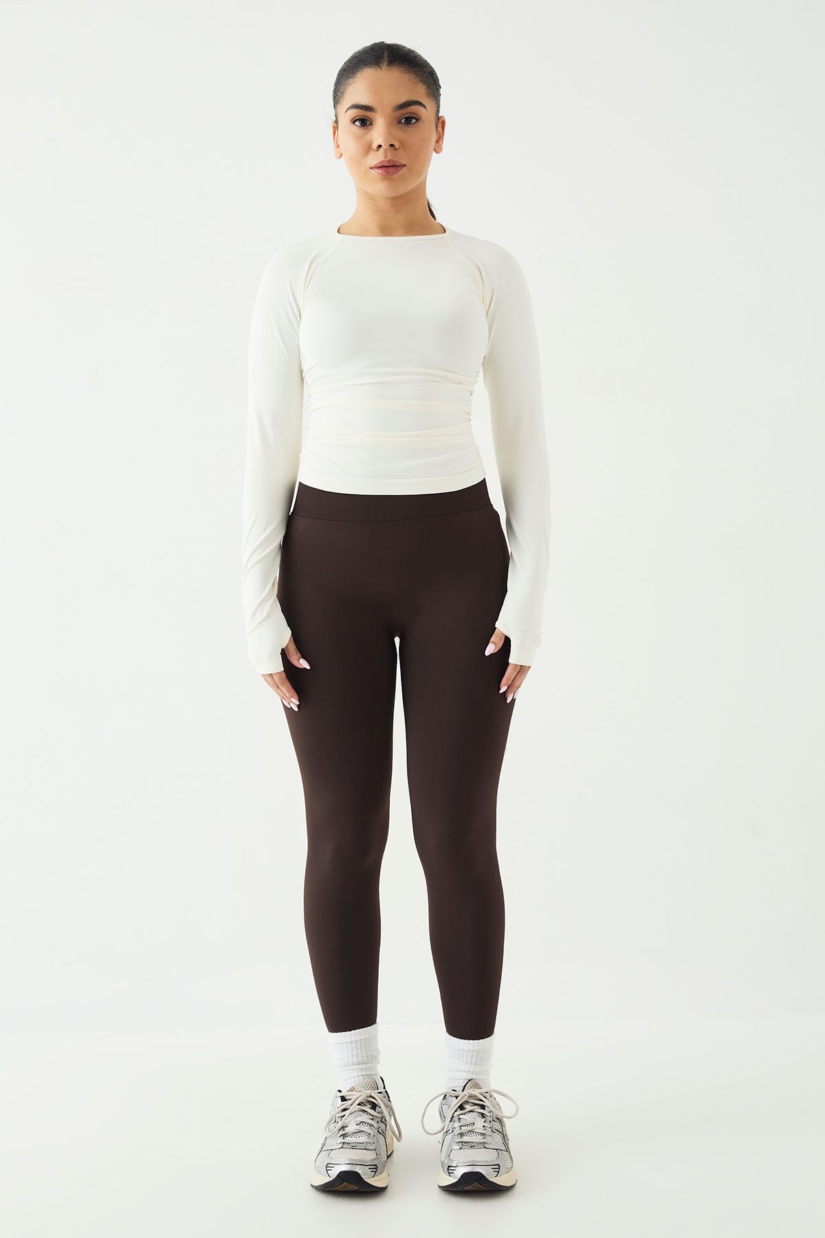 DSGN Studio DSGN Studio Sport Ultra Contour Seamless Ruched Long Sleeve Top Ecru image 5