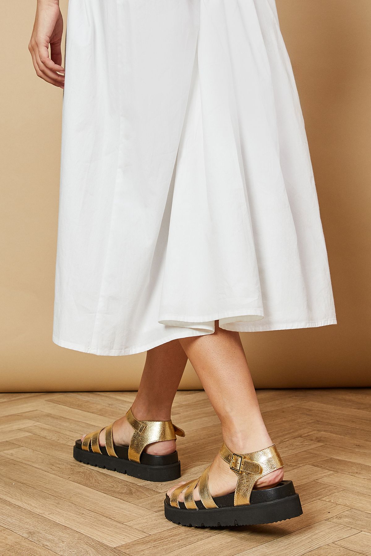 Oasis Rachel Leather Multi Strap Footbed Chunky Sandals Gold image 4