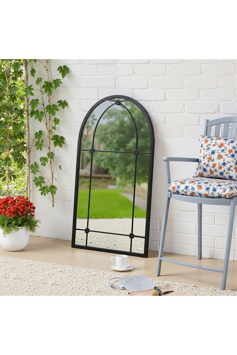 Living and Home Modern Arched Wall-mounted Metal Frame Windowpane Mirror image 2