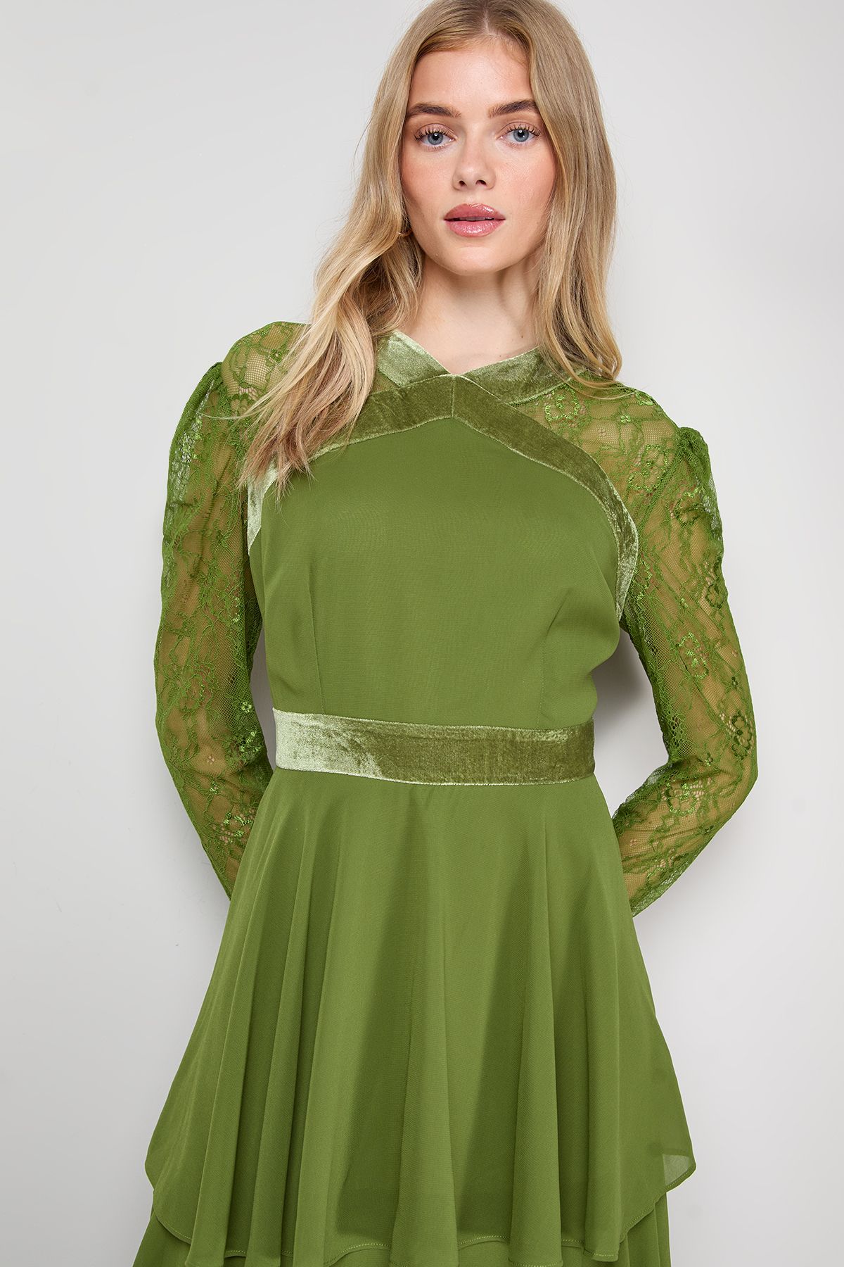 Oasis Lace Sleeve Tiered Maxi Dress Green image 4