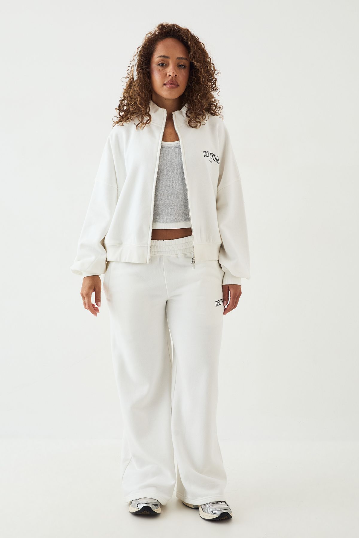 DSGN Studio DSGN Studio Collegiate Printed Straight Leg Jogger Cream image 3