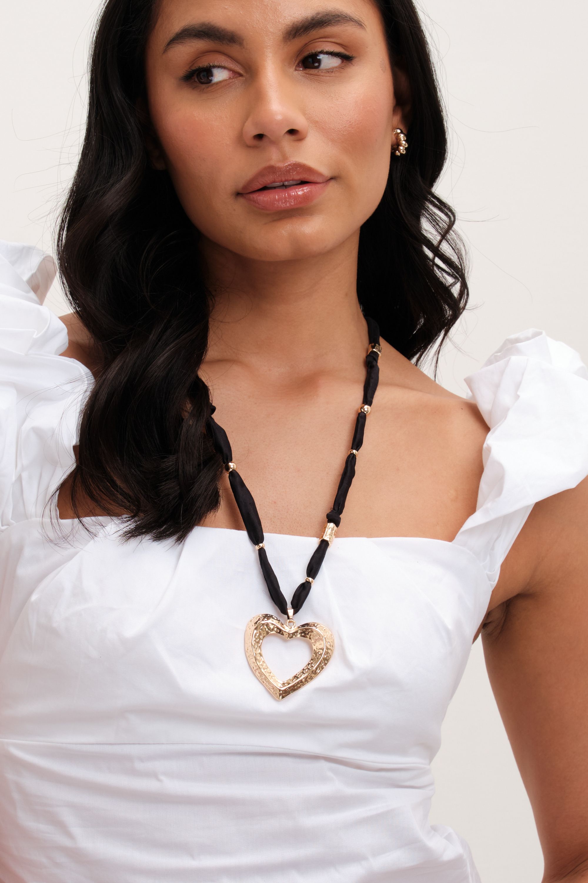 Mood Gold Hammered Heart Long Pendant Necklace image 3