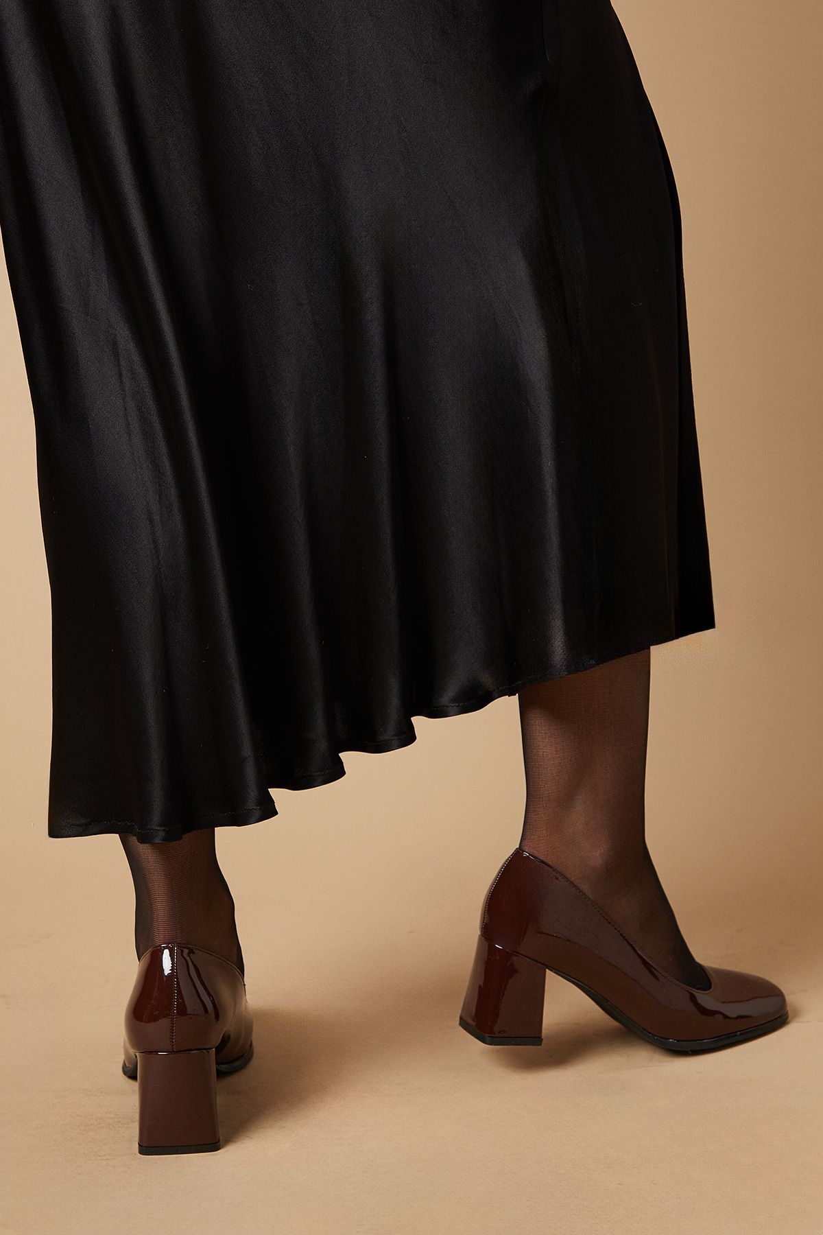 Oasis Vana Flared High Block Heel Square Toe Shoes Chocolate image 3