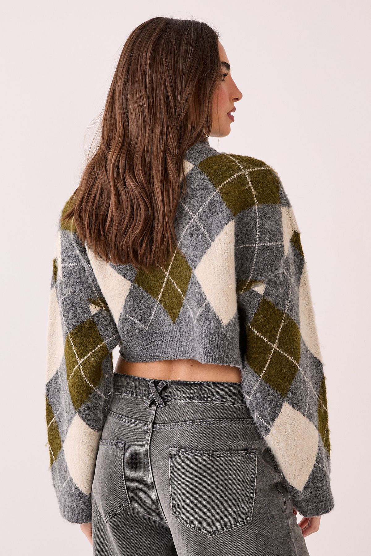 NastyGal Brushed Argyle Turtleneck Boxy Cropped Jumper Grey image 4