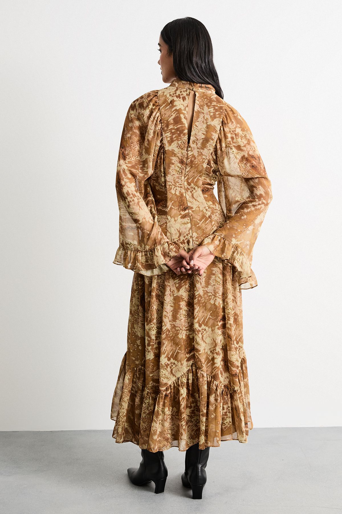 Warehouse Romantic Chiffon Fluted SLV Midaxi Dress Neutral image 3