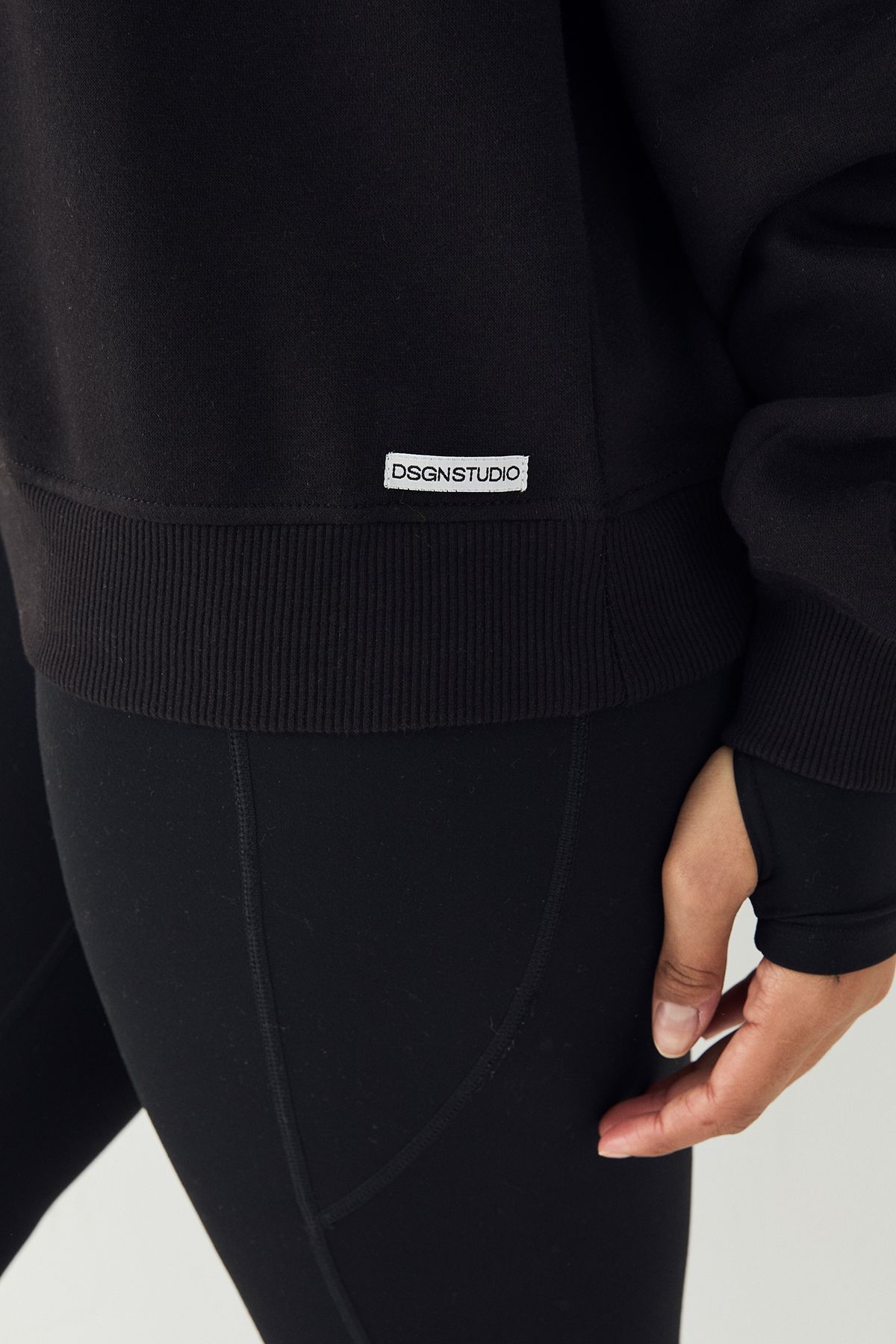 DSGN Studio DSGN Studio Crew Neck Oversized Sweatshirt Black image 4