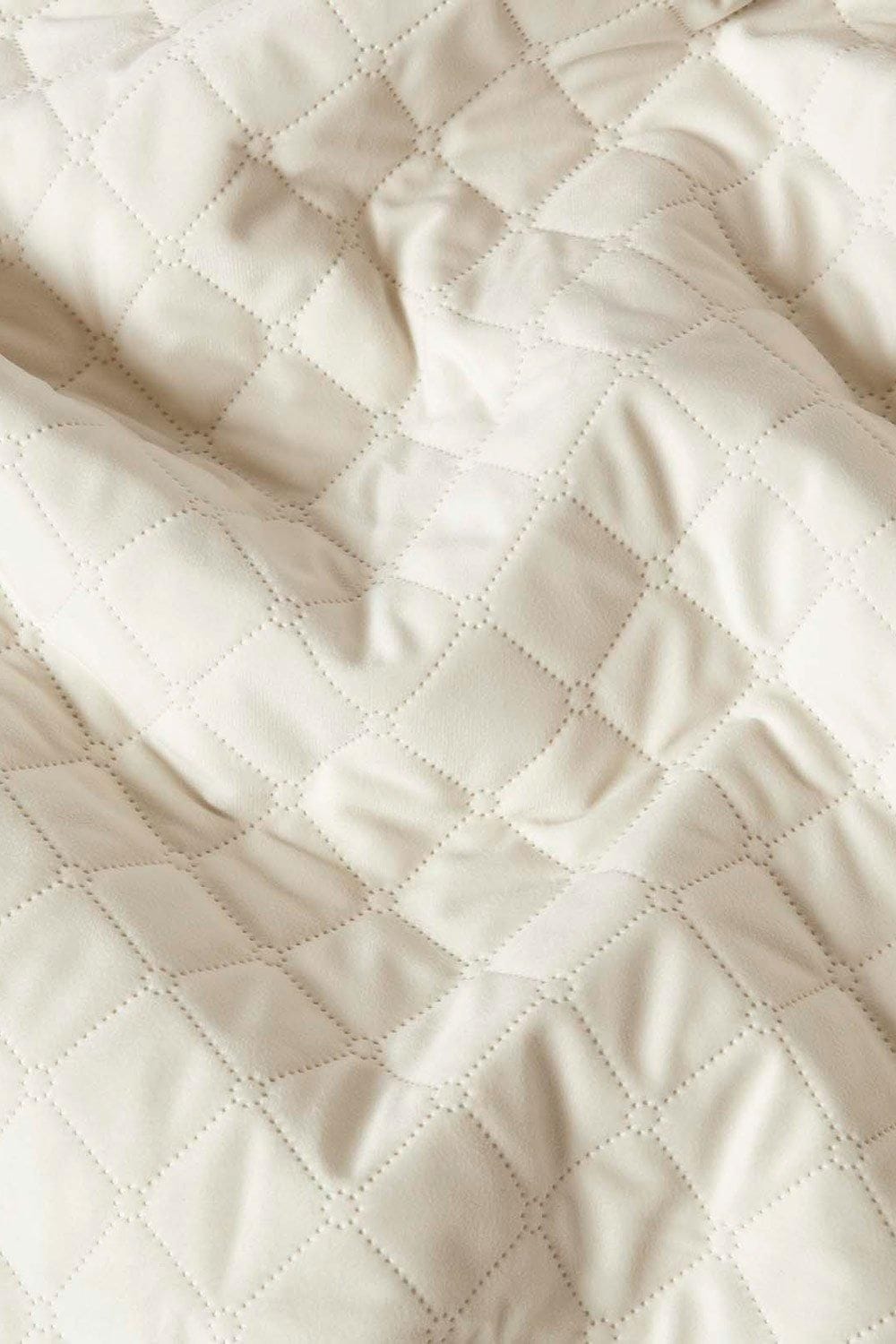 Homescapes Diamond Quilted Velvet Throw image 4
