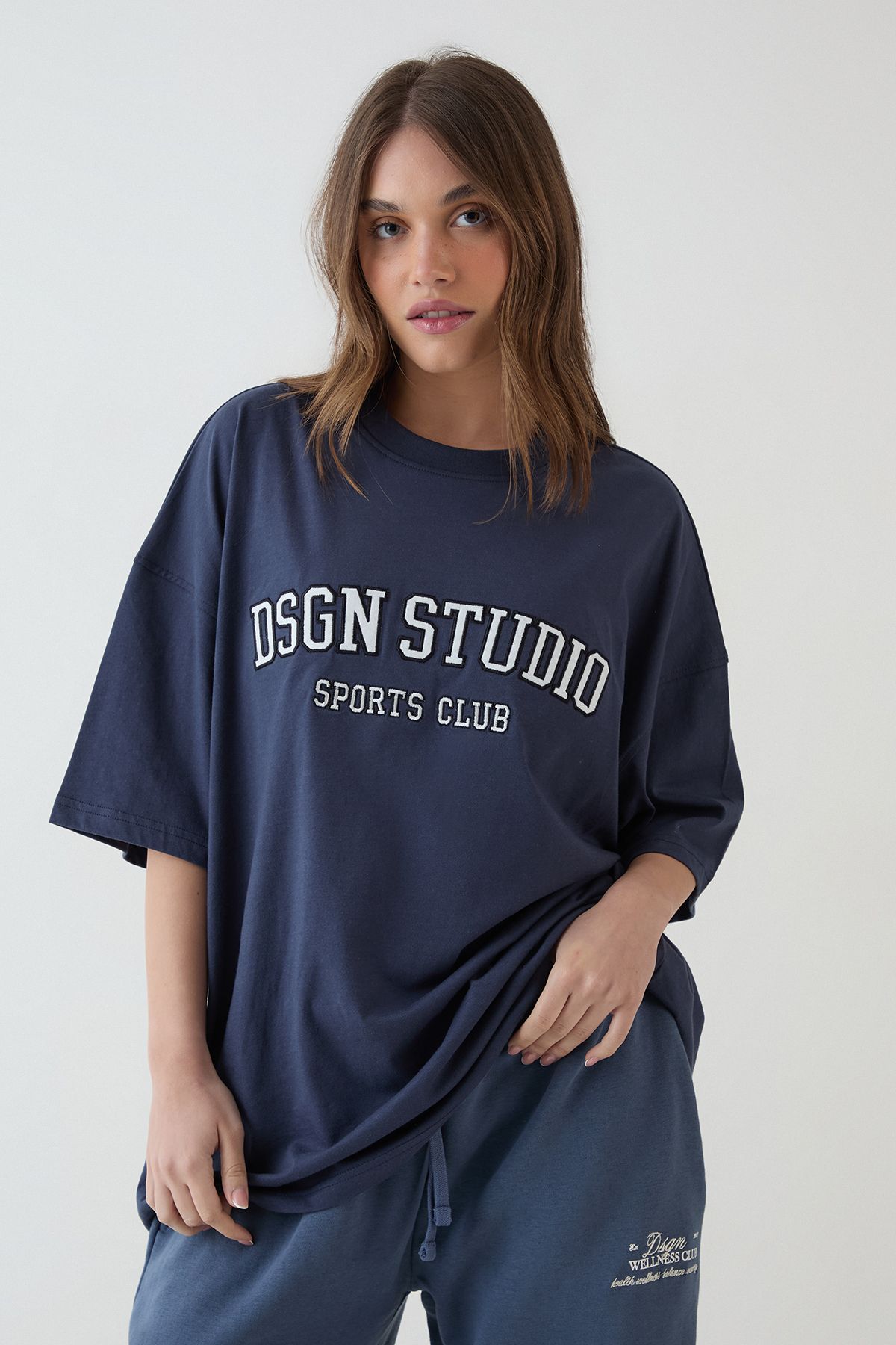 DSGN Studio DSGN Studio Applique Oversized T-Shirt Navy