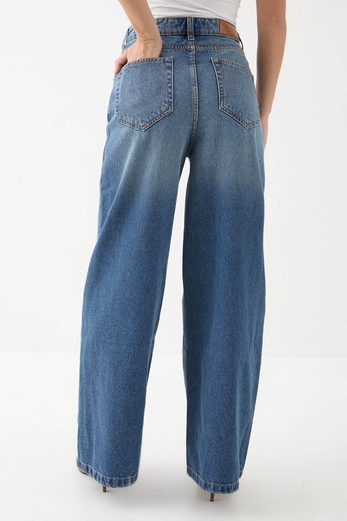 MissPap Vintage Wash Straight Leg Jean Vintage Wash image 3