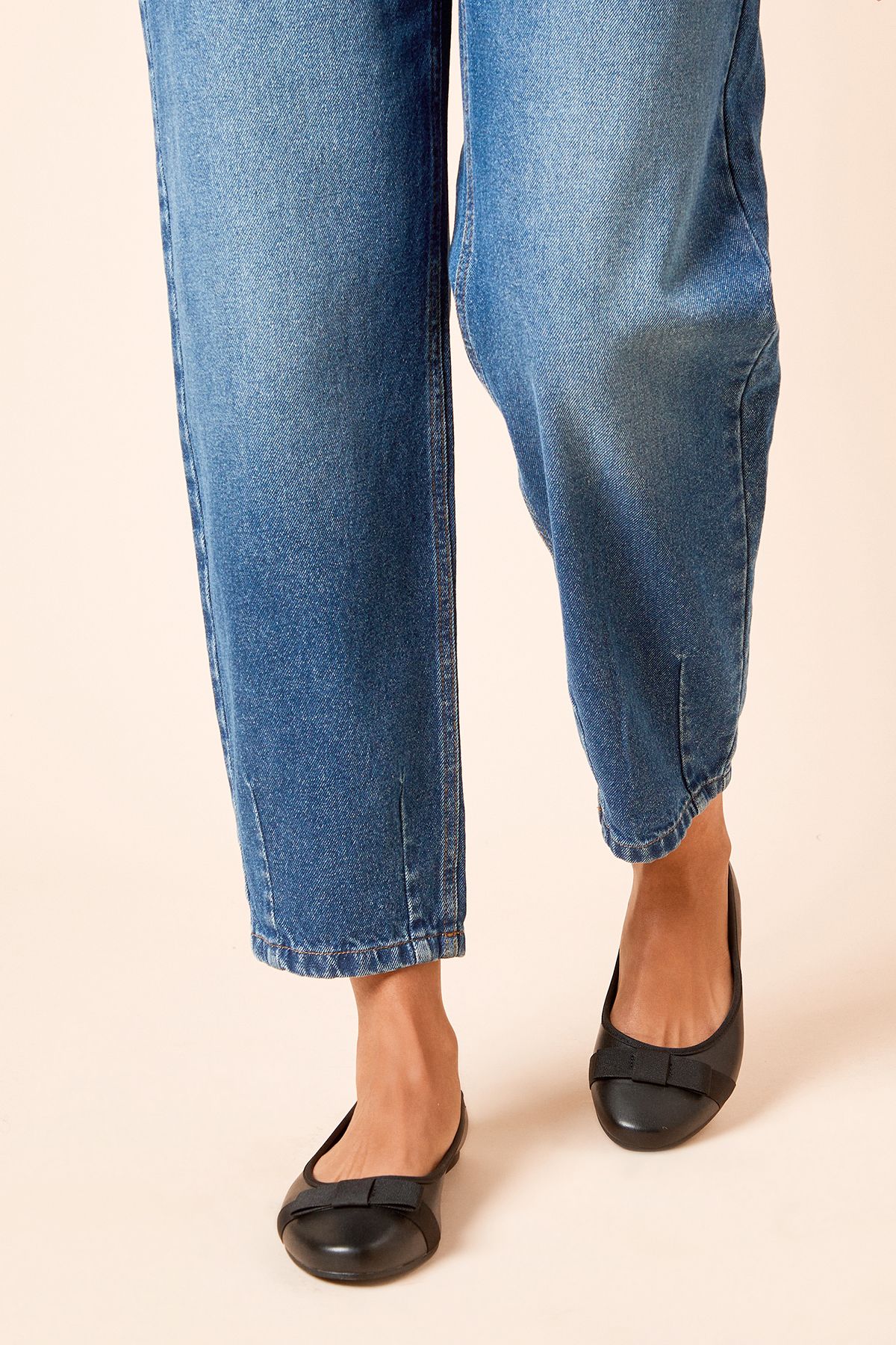 Dorothy Perkins Wide Fit Paris Bow Detail Ballet Pumps Black image 2