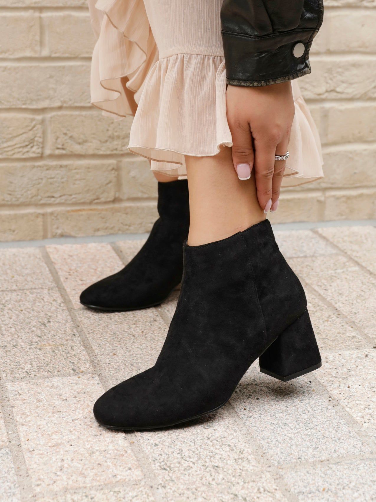 Linzi Verse Black Suede Block Heel Ankle Boot image 2