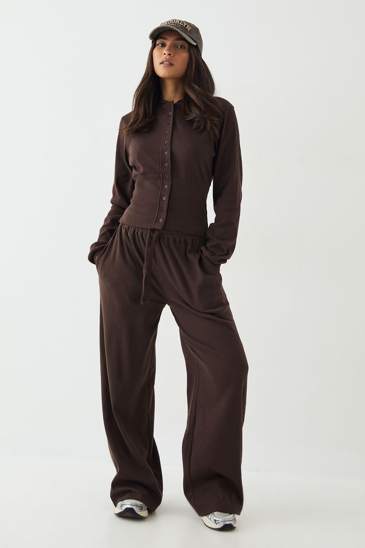 DSGN Studio DSGN Studio Rib Straight Leg Jogger Dark Chocolate image 1