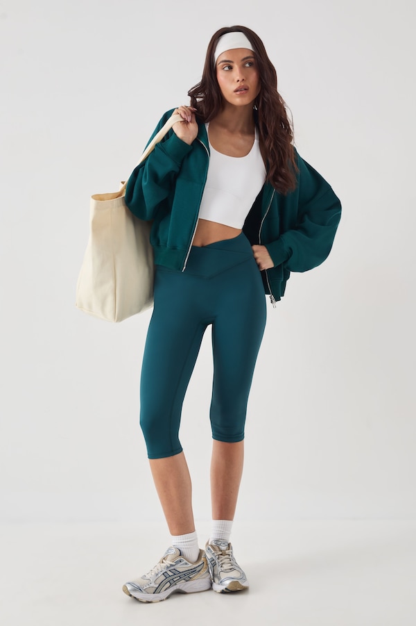 DSGN Studio DSGN Studio Ultra Sculpt Wrap Waist Capri Legging Pine