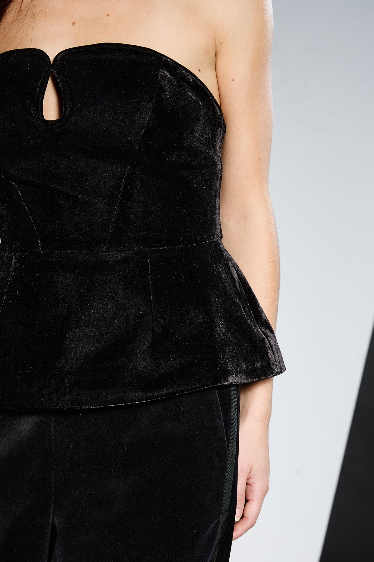 RUNWAY 1.8.1.8 Runway 1.8.1.8 Stretch Velvet Strapless Top Black image 4