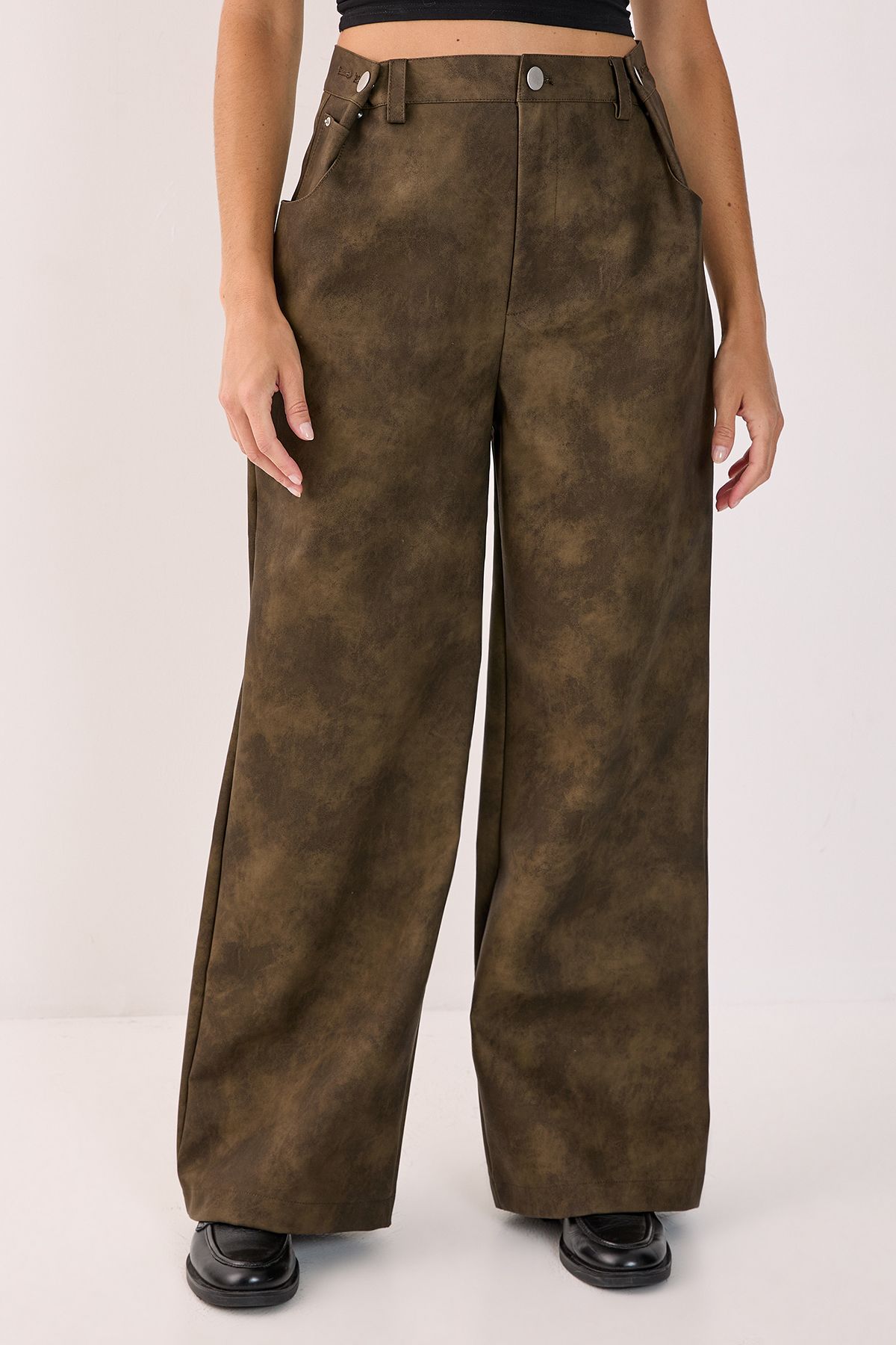 NastyGal Slouch Faux Leather Pants Olive image 2