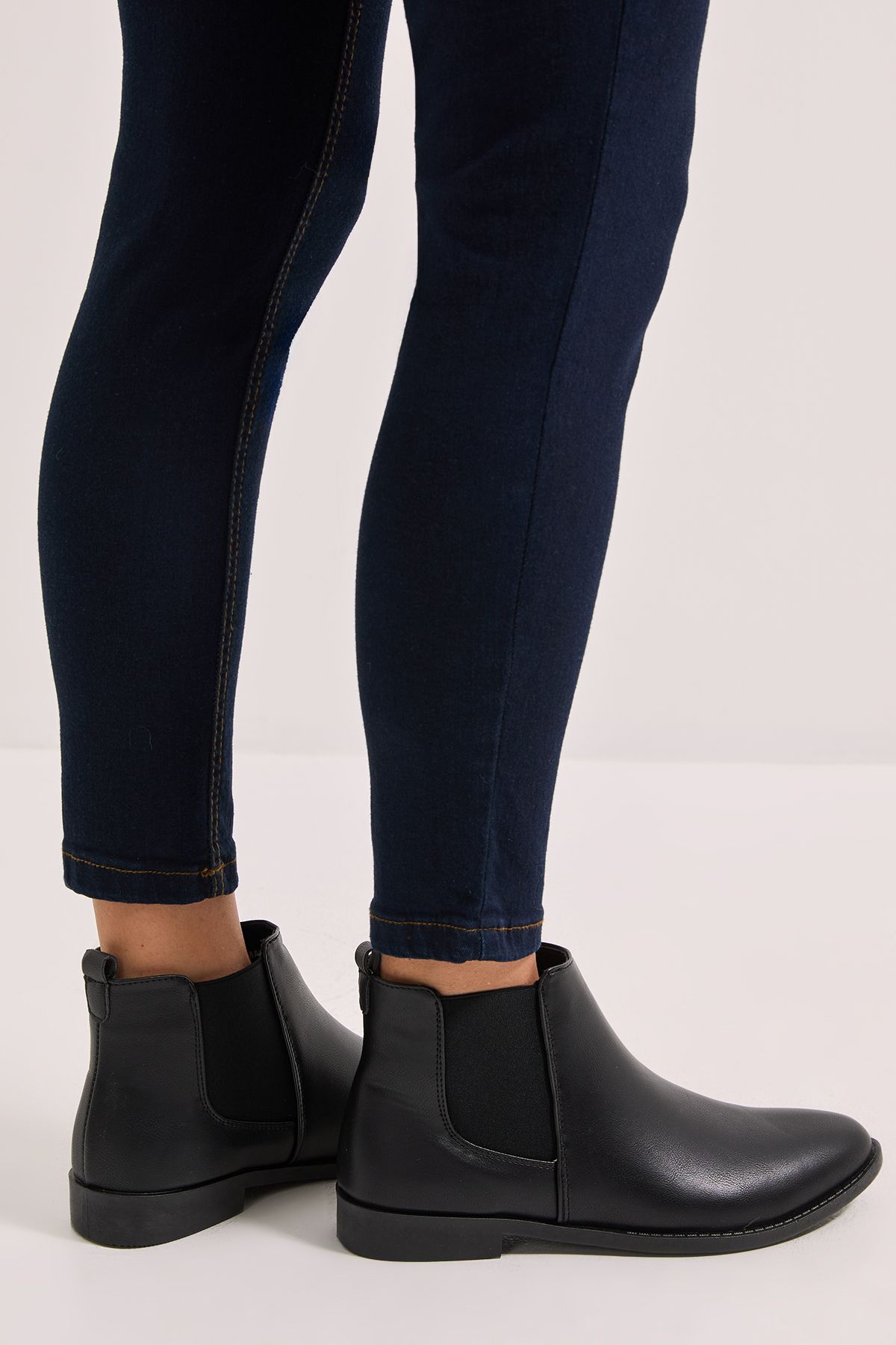 Dorothy Perkins Wide Fit Megs Flat Chelsea Boots Black image 3