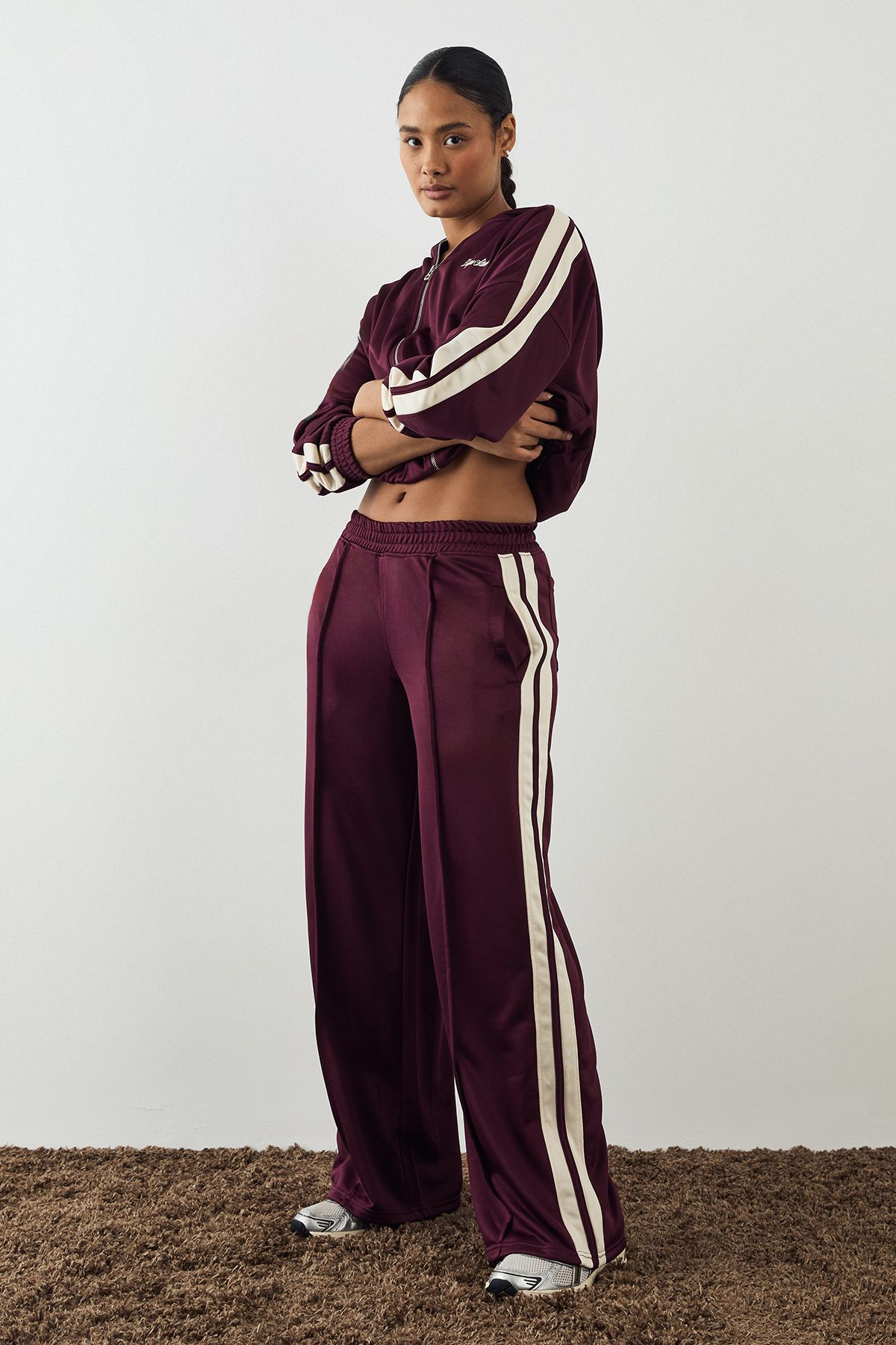 DSGN Studio DSGN Studio Tricot Straight Leg Jogger Burgundy image 3