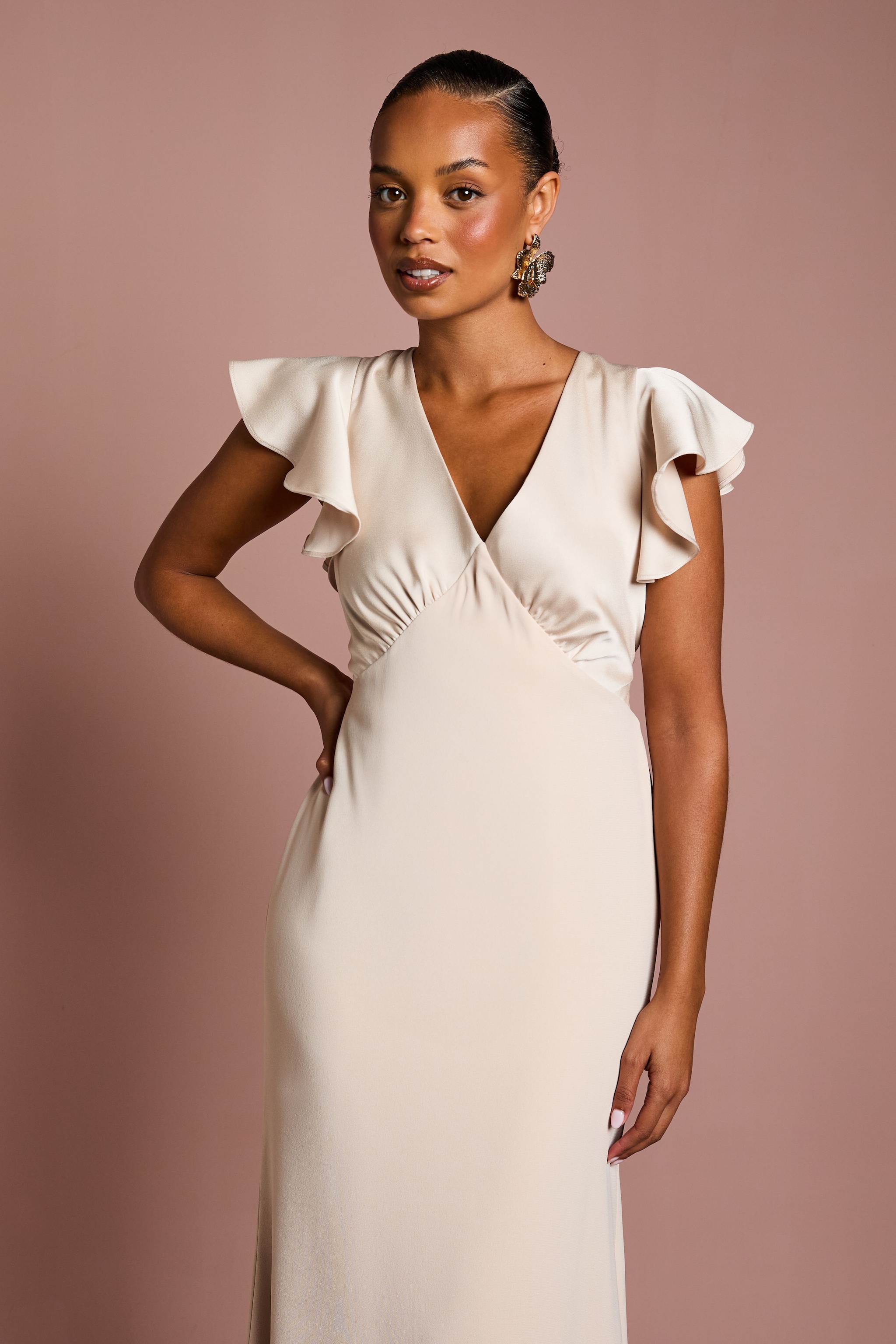 Coast Coast Honoured Petite V Neck Angel Short Sleeve Satin Maxi Bridesmaid Dress Champagne image 2