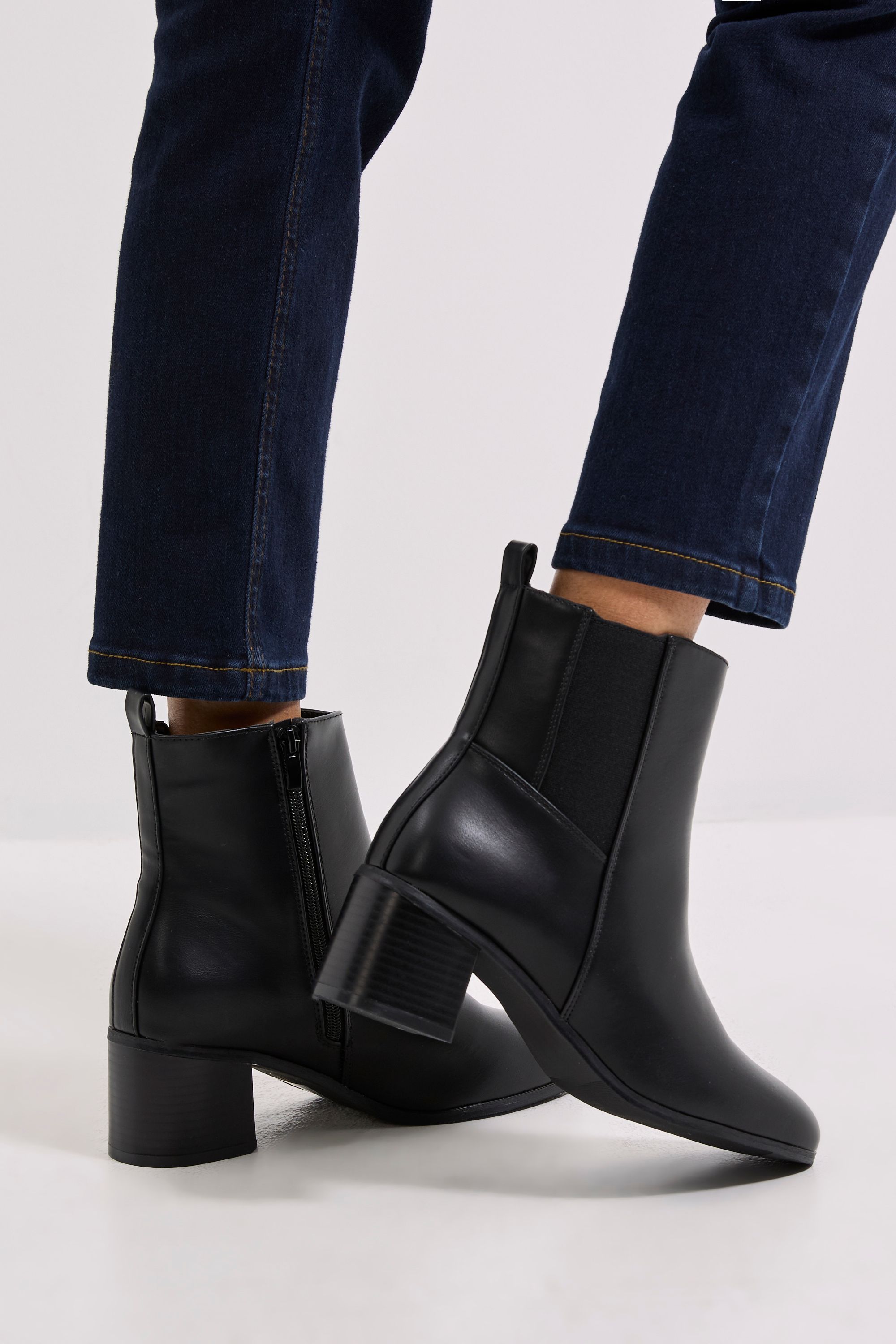 Dorothy Perkins Maias Block Heel Chelsea Boots Black