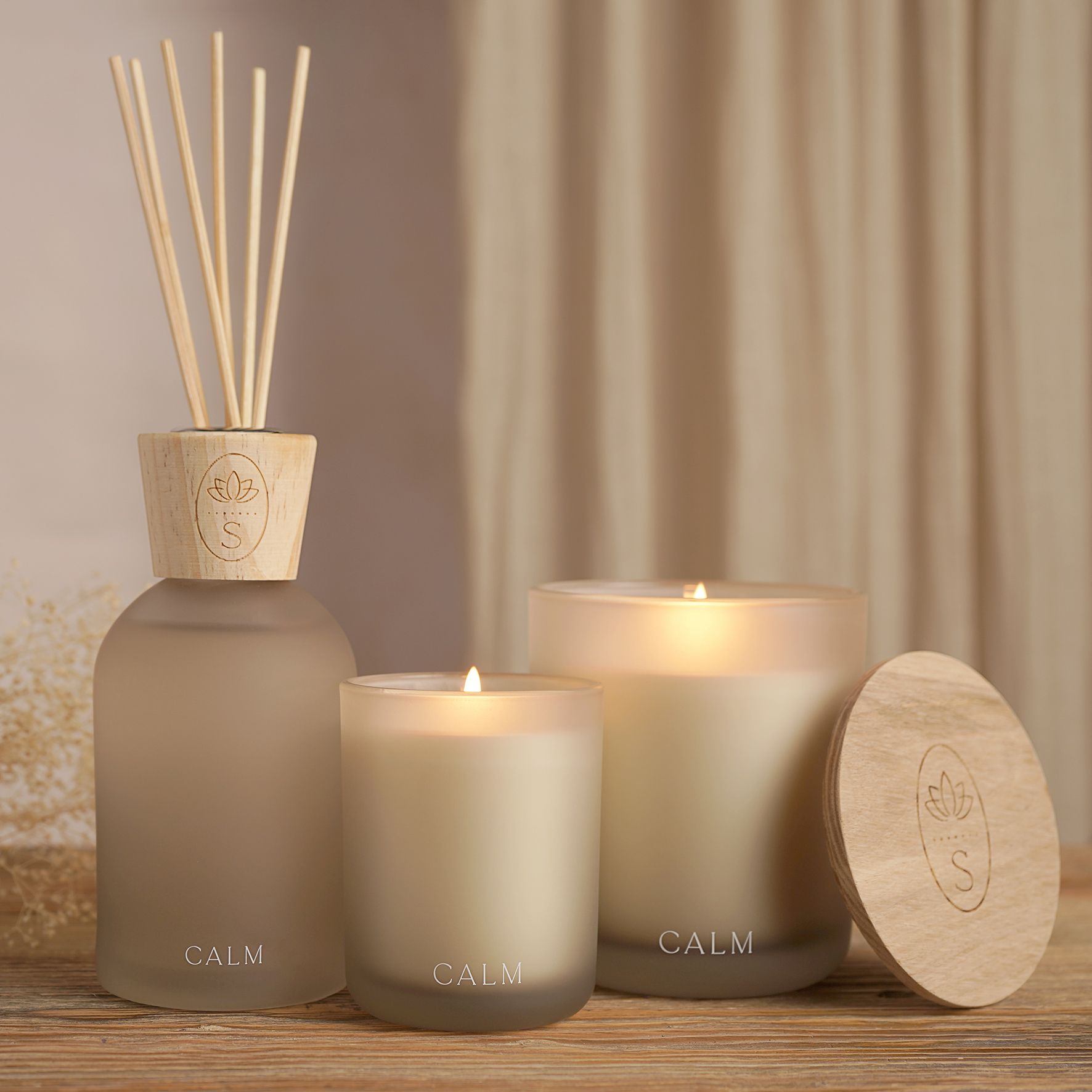 Serenity Calm Candle Bergamot, Lavender & Sandlewood 270g image 5