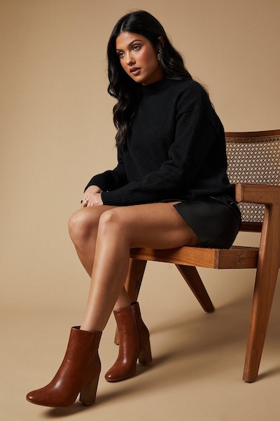 Oasis Louisa Round Toe Stacked Heel Ankle Boots Tan