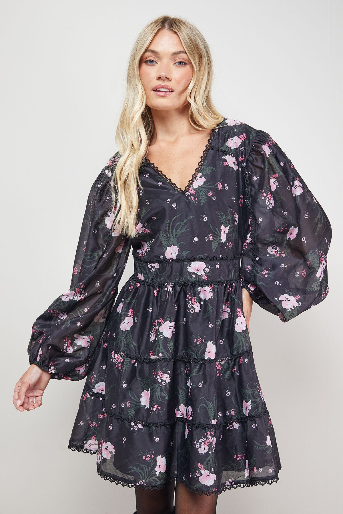 Oasis Printed Trim Detail V Neck Tiered Mini Dress Floral image 2