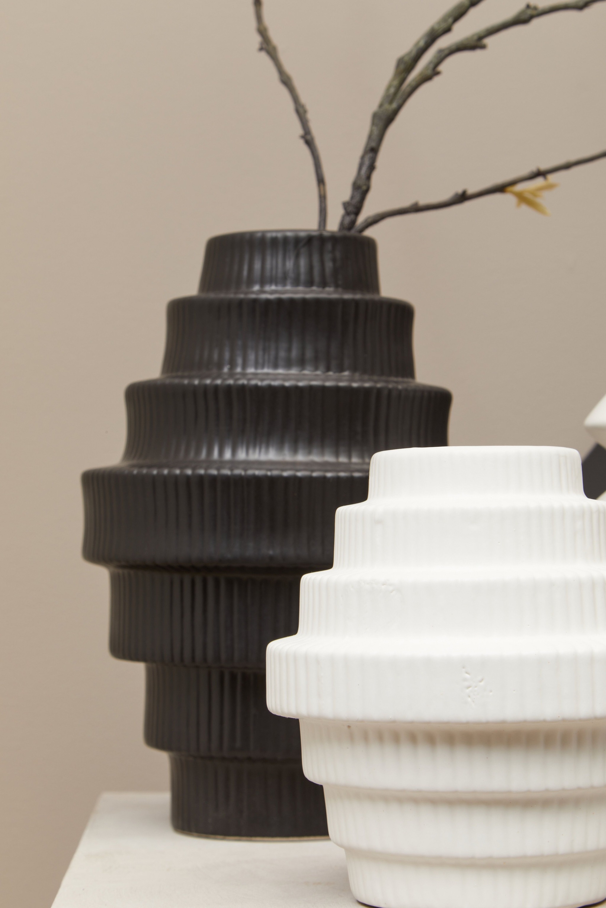 Orsina Modern Design Large Vase, Versatile And Stylish Flower Ceramic vase, Lightweight Vase For Flowers image 3