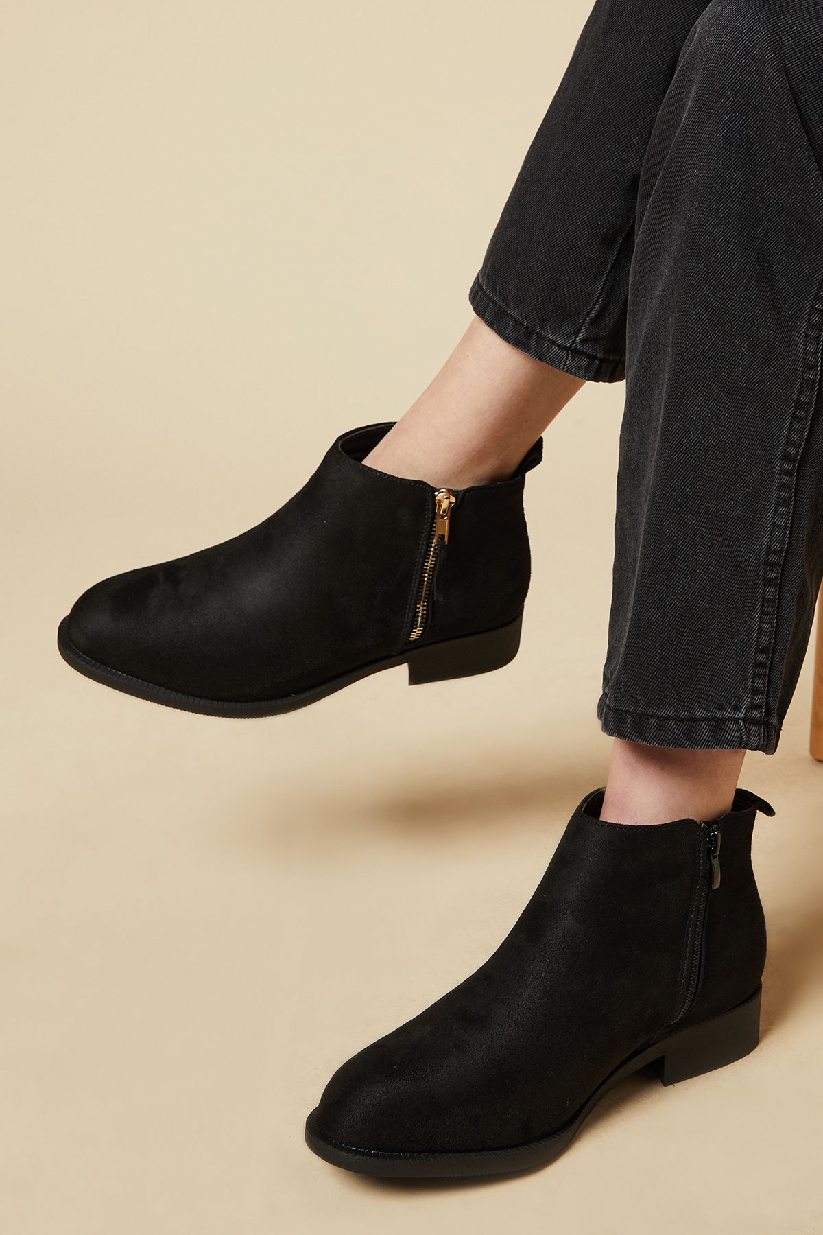 Dorothy Perkins Wide Fit Maddy Side Zip Flat Ankle Boots Natural Black image 3