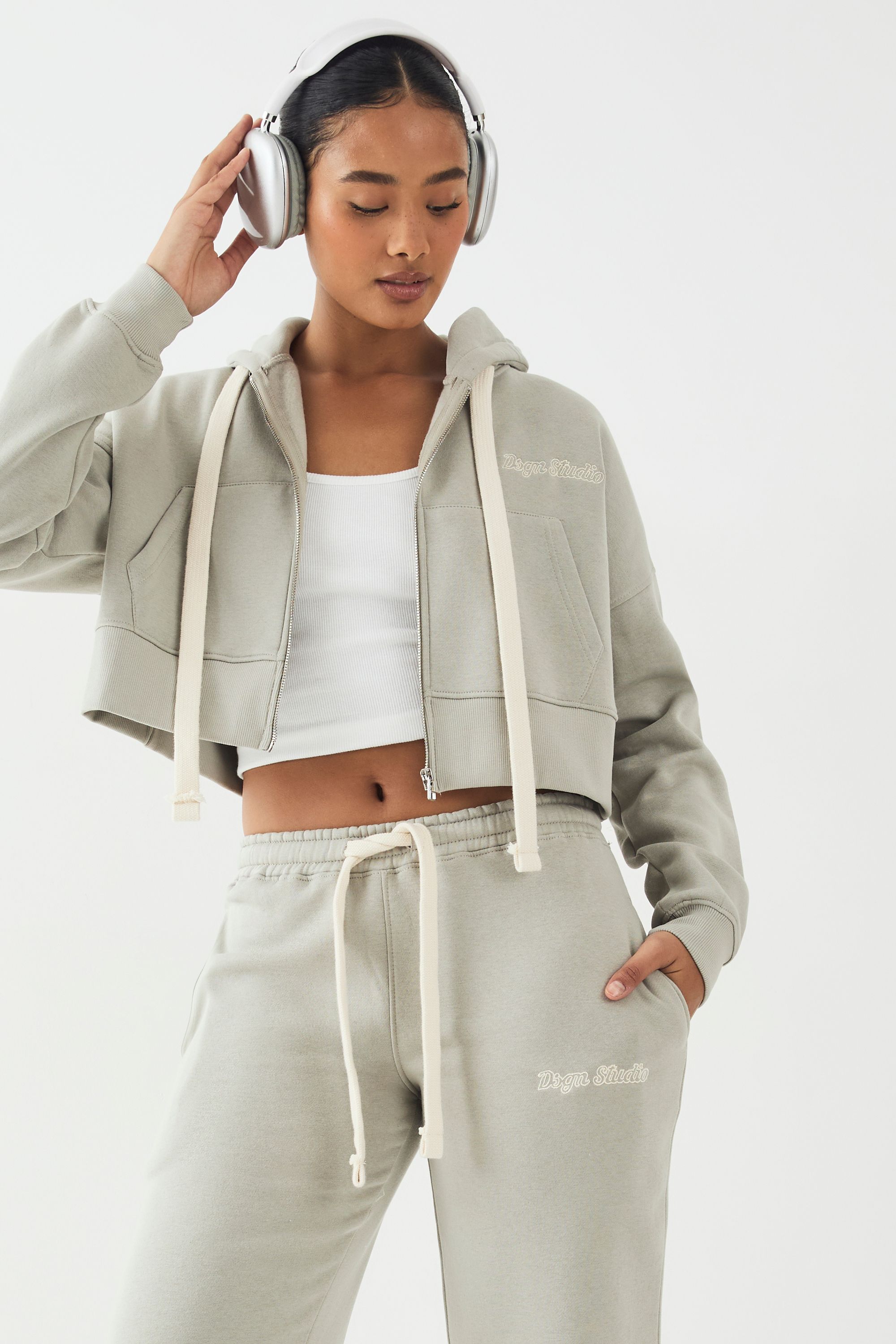 DSGN Studio DSGN Studio Contrast Drawcord Boxy Crop Hoodie Khaki image 1