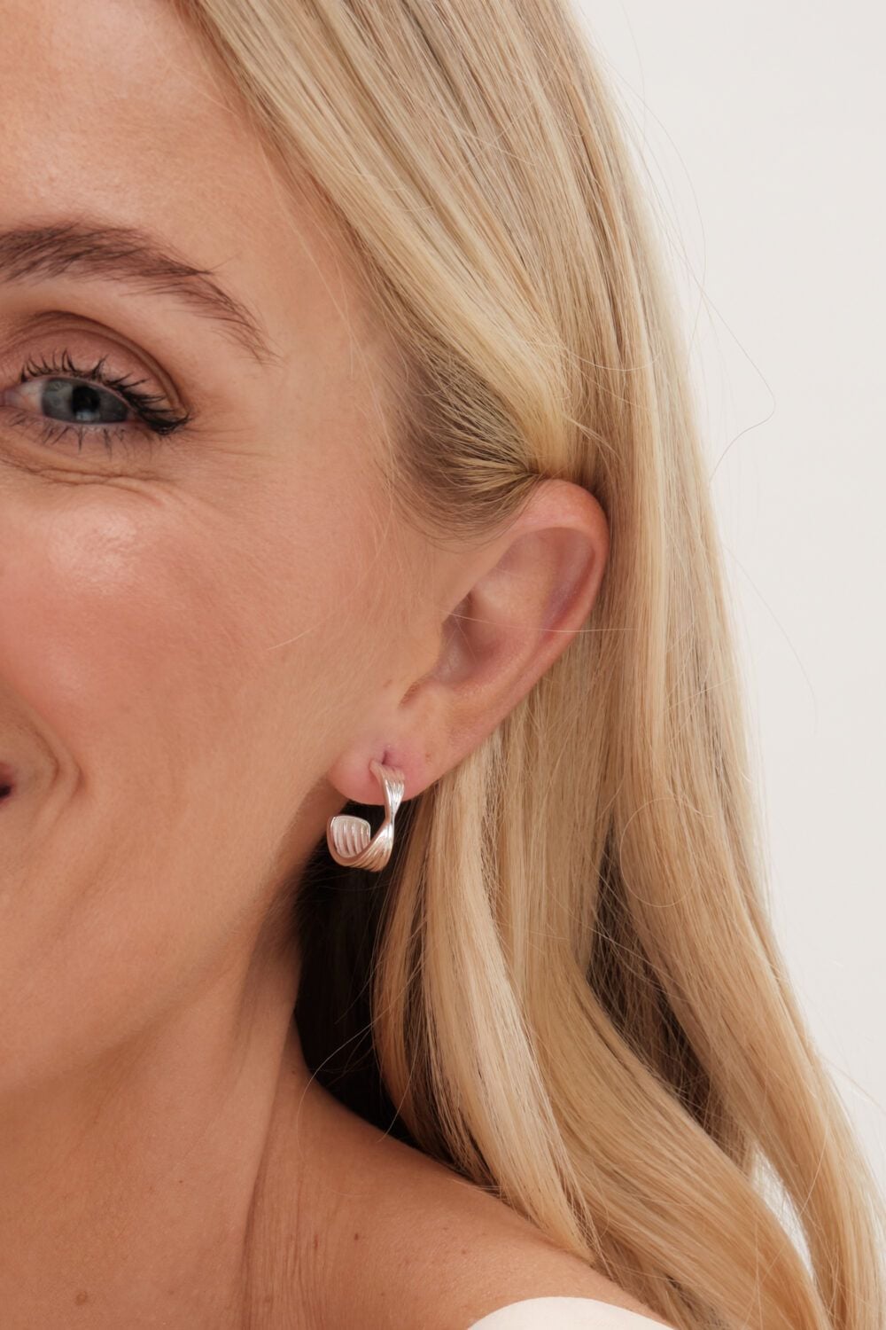 Simply Silver Sterling Silver 925 Polished Twist Hoop Earrings image 2