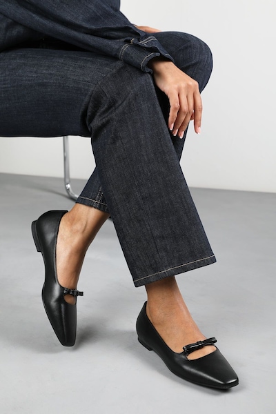 Where's That From 'Jessica' Square Toe Ballet Flats With Knot Bow