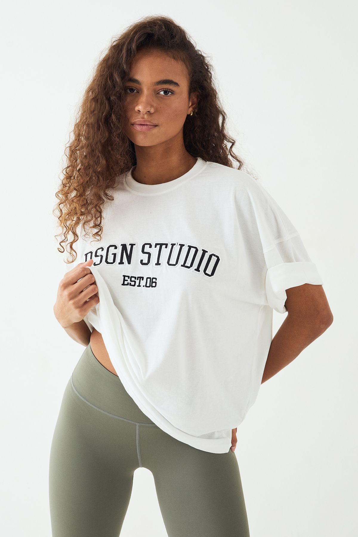 DSGN Studio DSGN Studio Applique Oversized T-shirt White image 1
