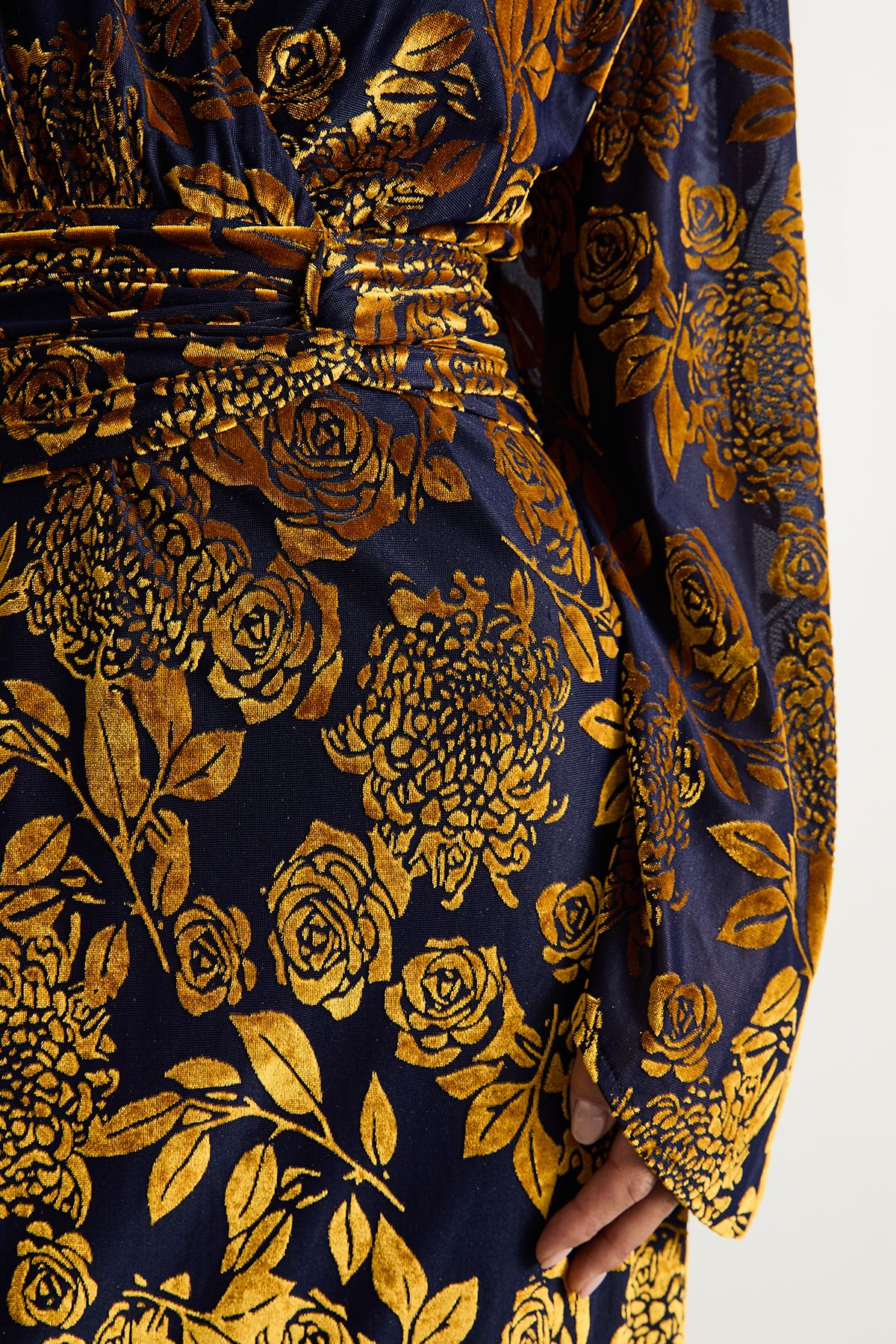 Warehouse Petite Devore Plunge Neck Knot Waist Balloon Sleeve Midi Dress Navy image 4