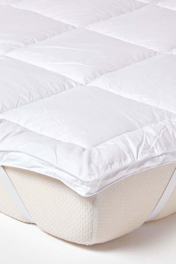 Homescapes Pure Mulberry Silk Blend Mattress Topper 700GSM